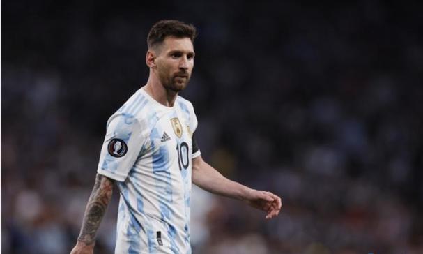 十五运会开幕式散场之后：背上“海豚包”平安归家！